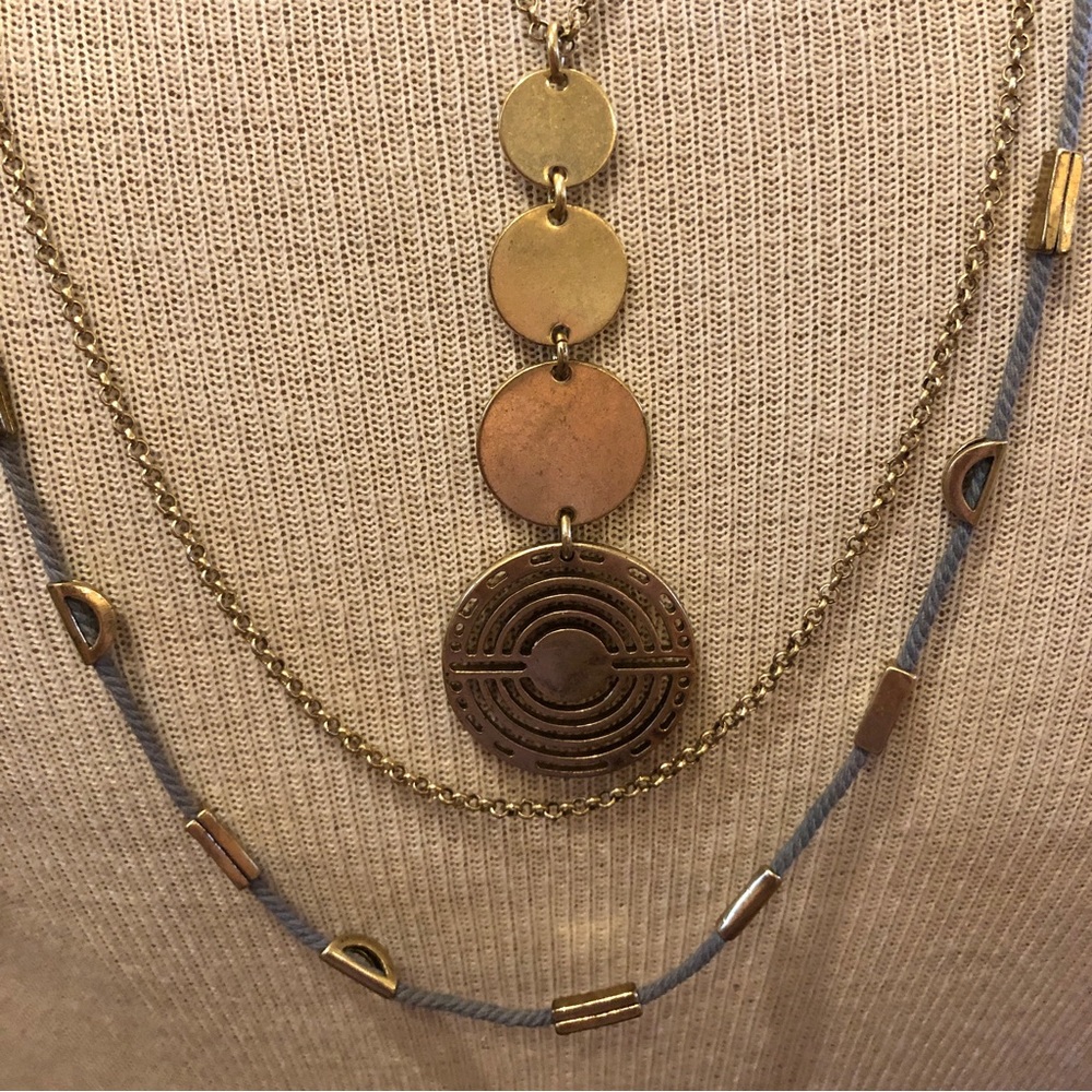 Lucky Brand Necklace triple strand- gold tone with gray cord - 4 circle pendant - Picture 4 of 13